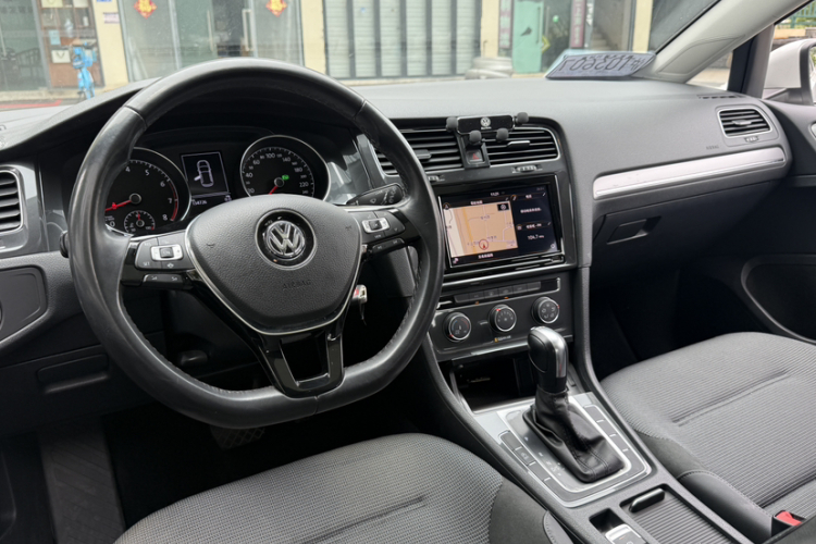 Volkswagen Golf 2019 #13 Volkswagen Golf 2019 car image #13