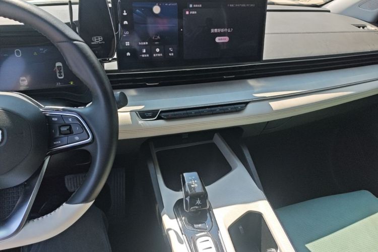GEELY Emgrand L HiP 2022 immagine di auto #13