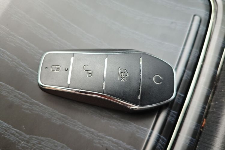 BYD Han 2023 immagine di auto #9