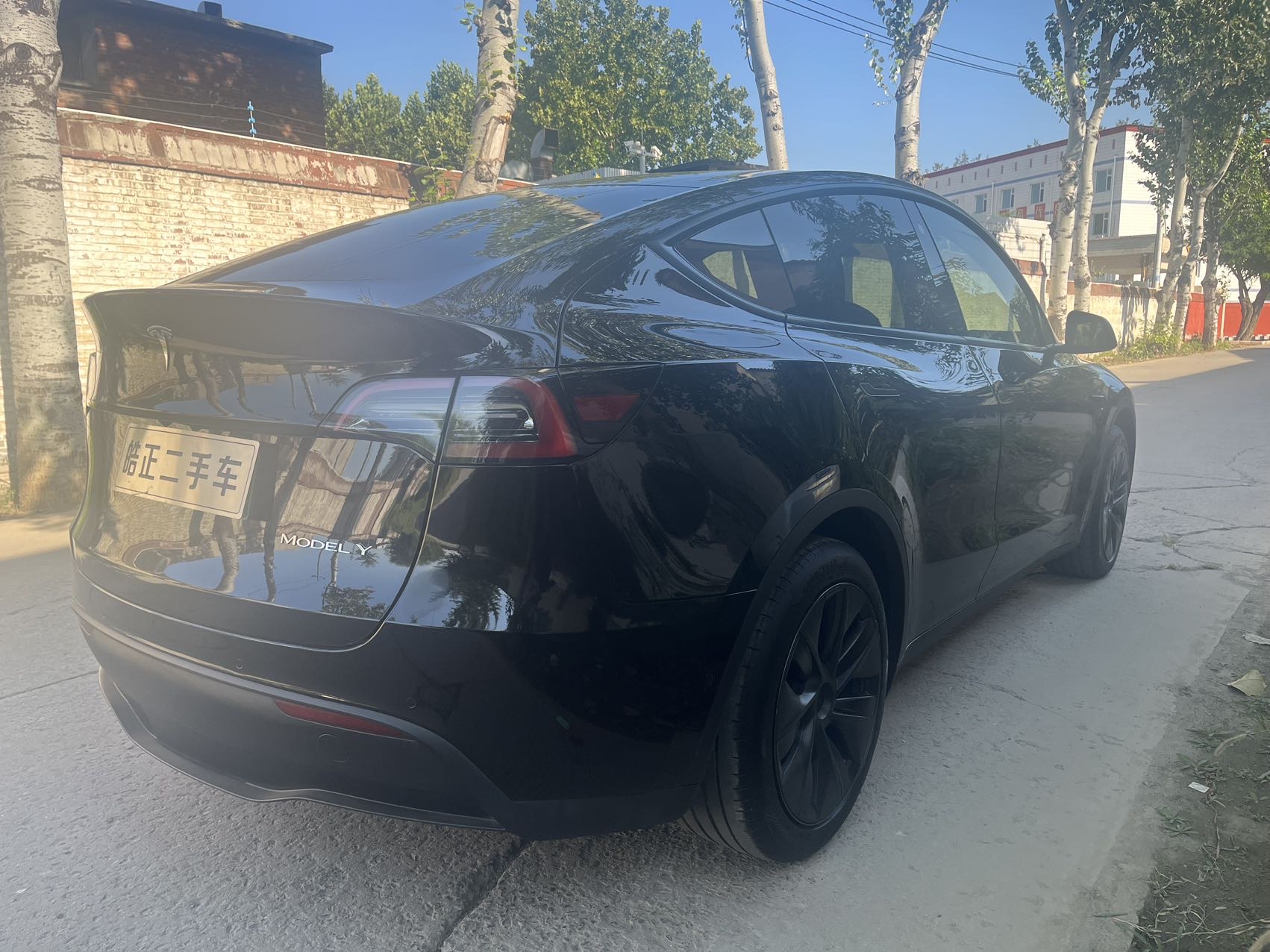 Tesla Model Y 2023 car image #4