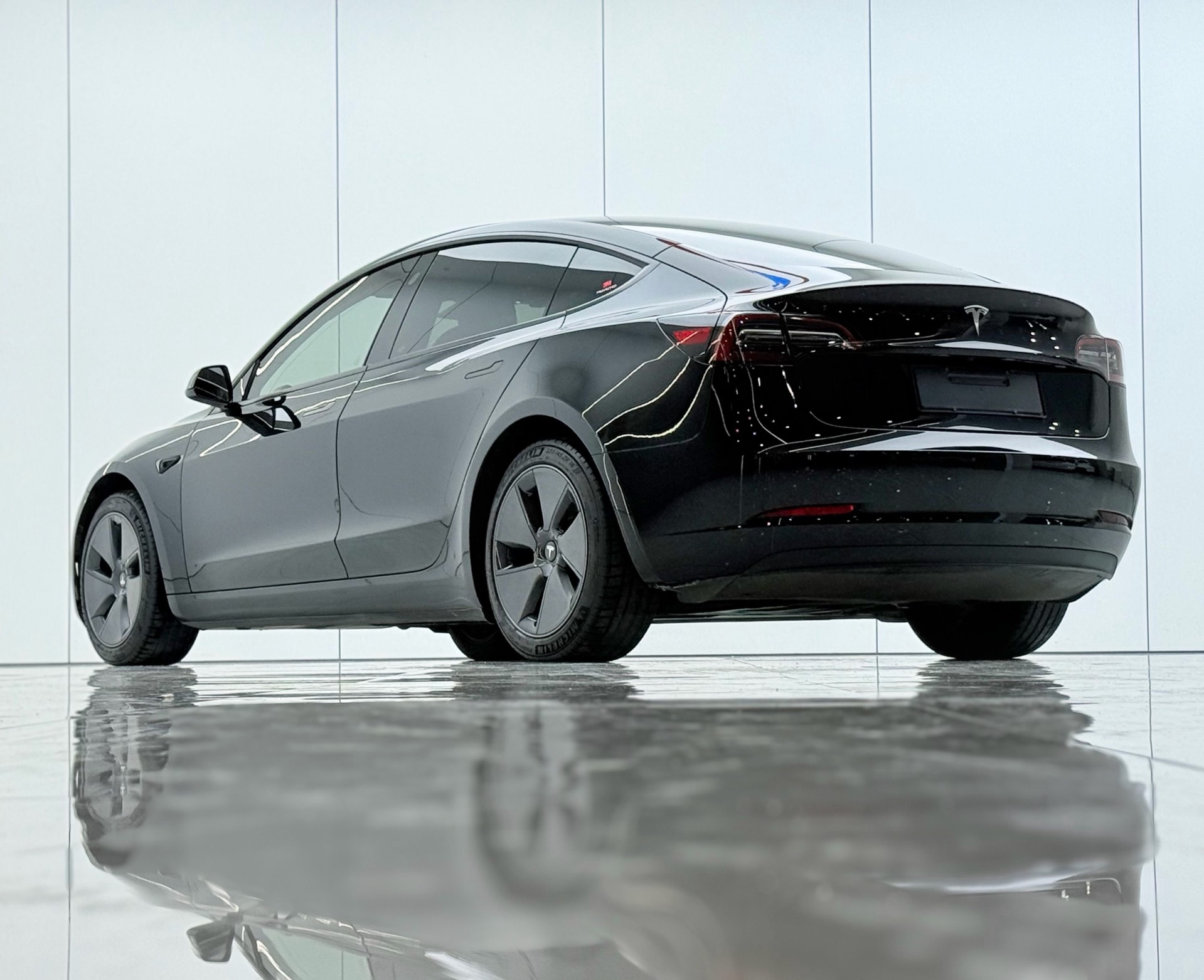 Tesla Model 3 2021 car image #7