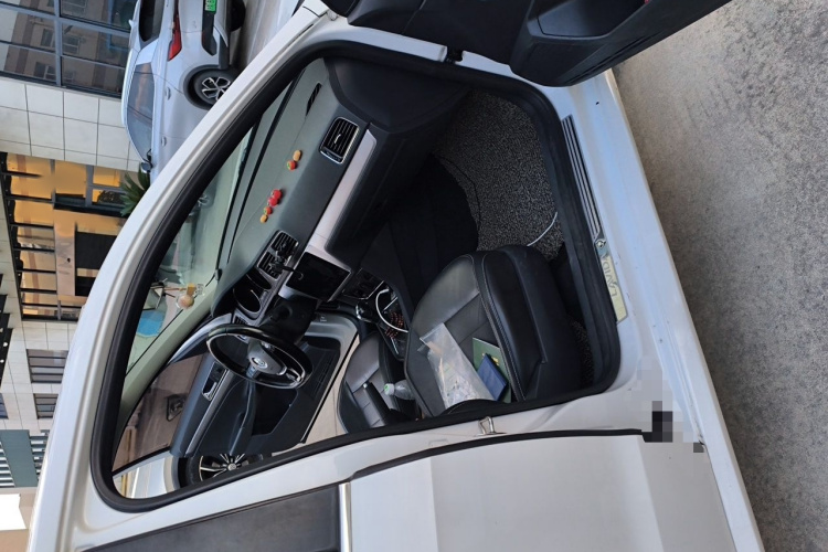 Volkswagen Lavida 2018 car image #25