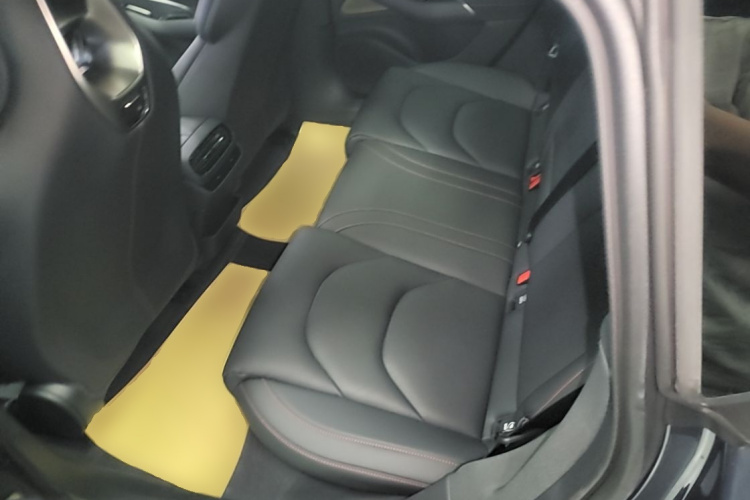 MI SU7 2025 car image #17