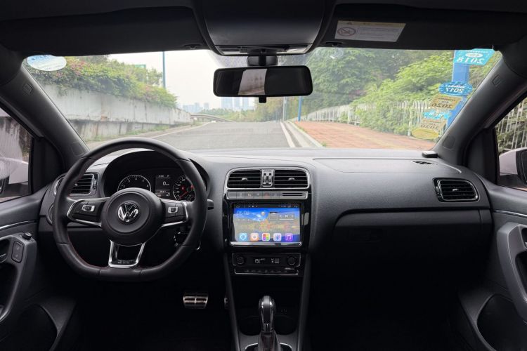 Volkswagen Polo 2016 car image #14