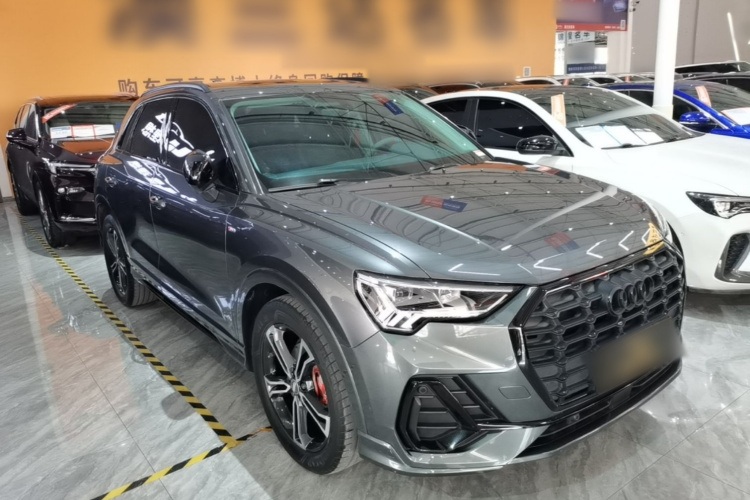 Audi Q3 2020 car image #4