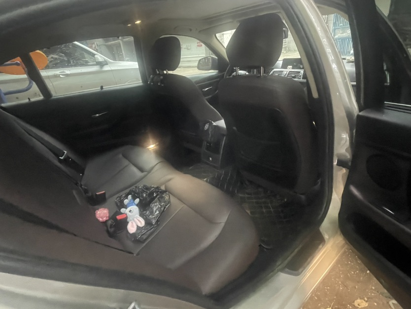 BMW 3 Series 2018 #4 BMW 3 Series 2018 car image #4