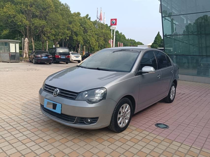 Volkswagen Polo 2012 Volkswagen Polo 2012 car image