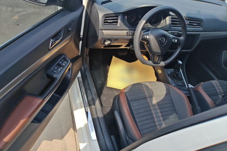 Volkswagen Lavida 2020 car image #12