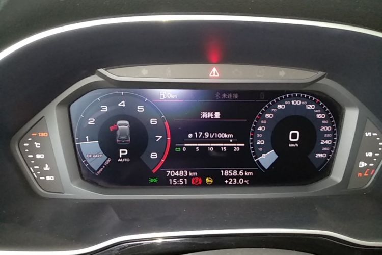 Audi Q3 2021 car image #12