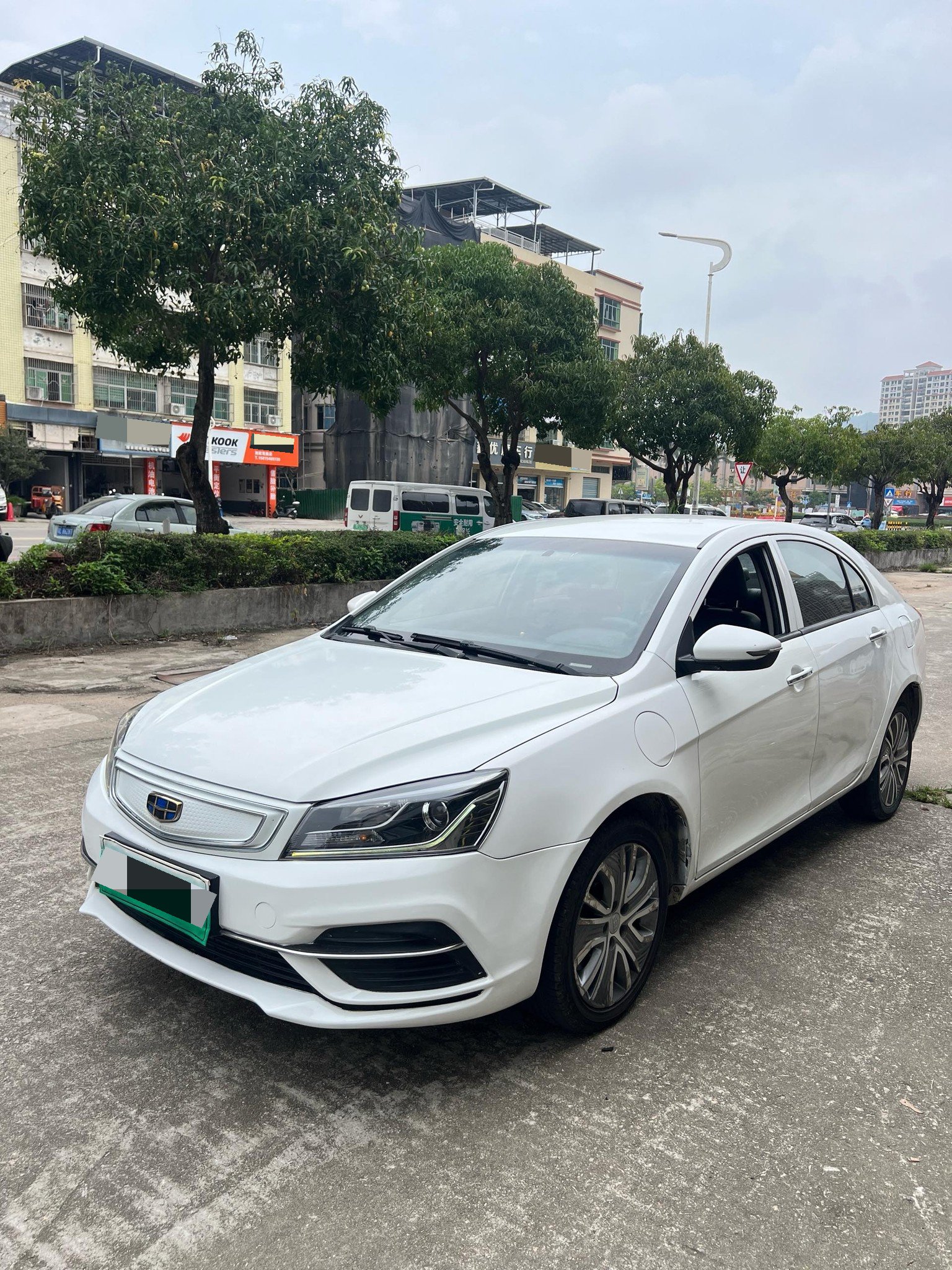 GEELY Emgrand New Energy 2018 car image 