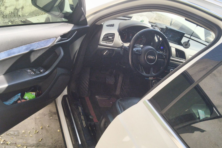 Audi Q3 2015 imagem de carro #18
