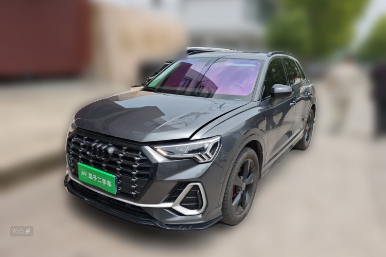 Audi Q3 2023 car image #2