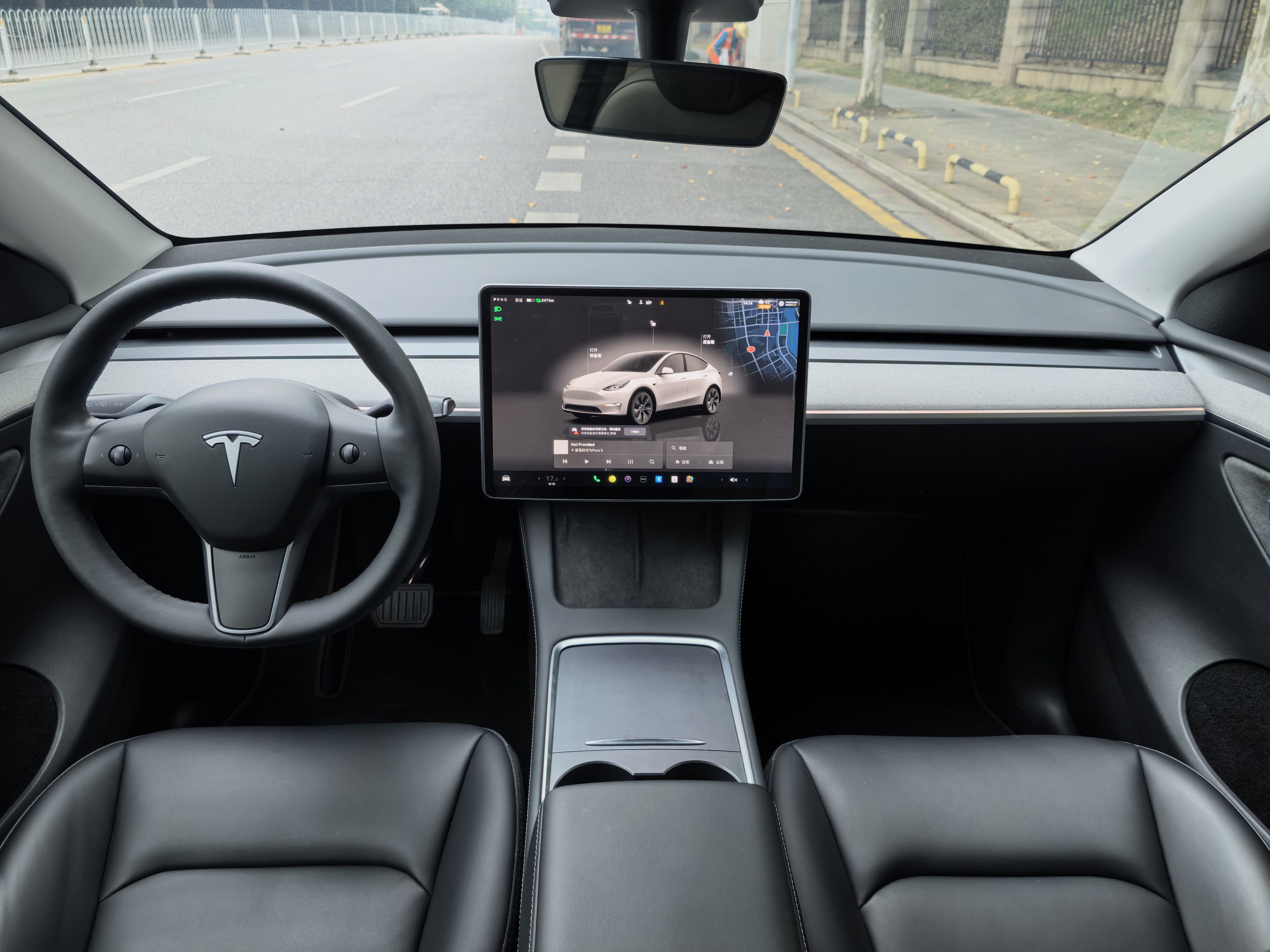 Tesla Model Y 2024 immagine di auto #7
