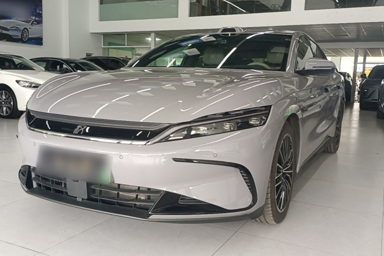 BYD Han 2025 car image #2