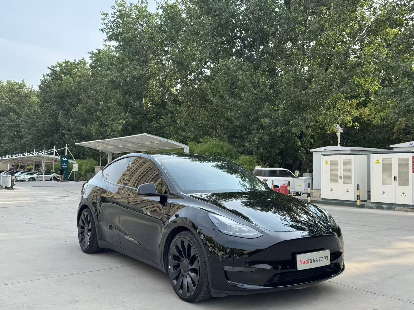Tesla Model Y 2022 immagine di auto #5