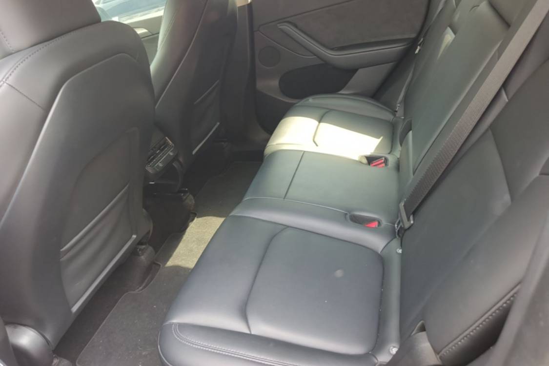 Tesla Model Y 2024 car image #13
