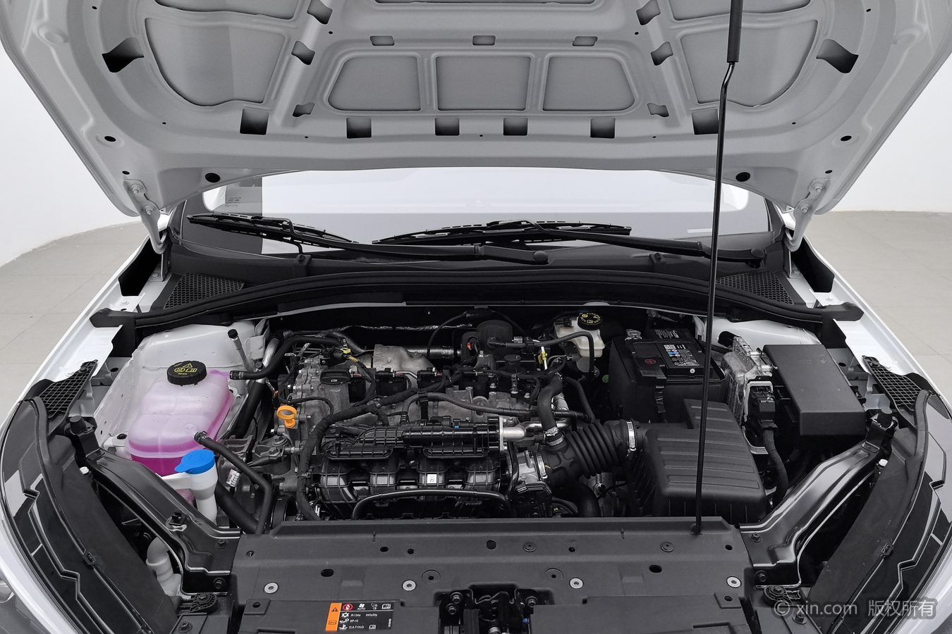 Roewe i5 2025 صورة سيارة #18