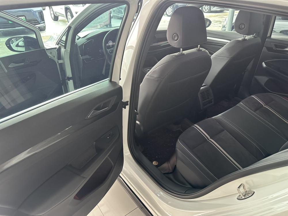 Volkswagen Golf 2024 car image #19