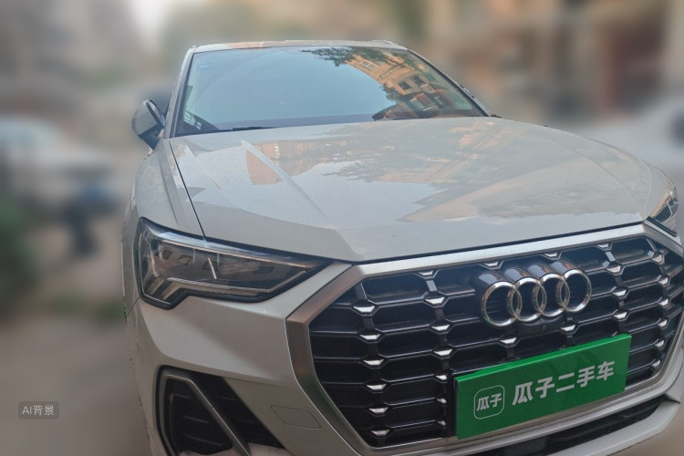 Audi Q3 2020 car image #4