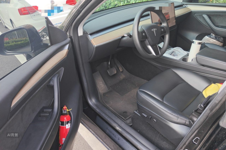 Tesla Model Y 2023 #18 Tesla Model Y 2023 car image #18
