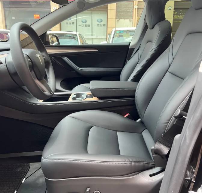Tesla Model Y 2022 car image #3