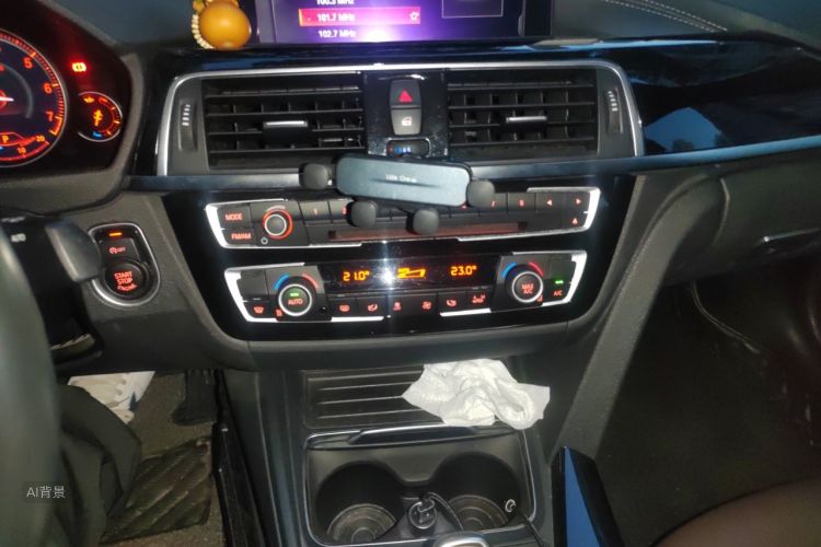 BMW 3 Series 2019 car image #15