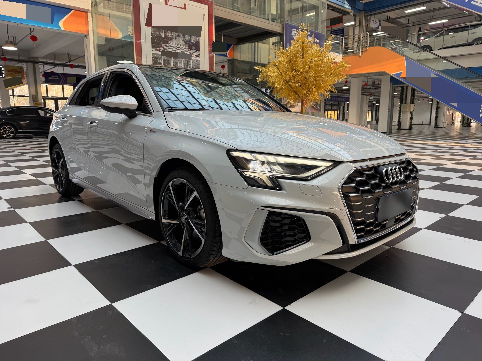 2023 car image #15