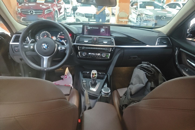 BMW 3 Series 2019 #10 BMW 3 Series 2019 car image #10