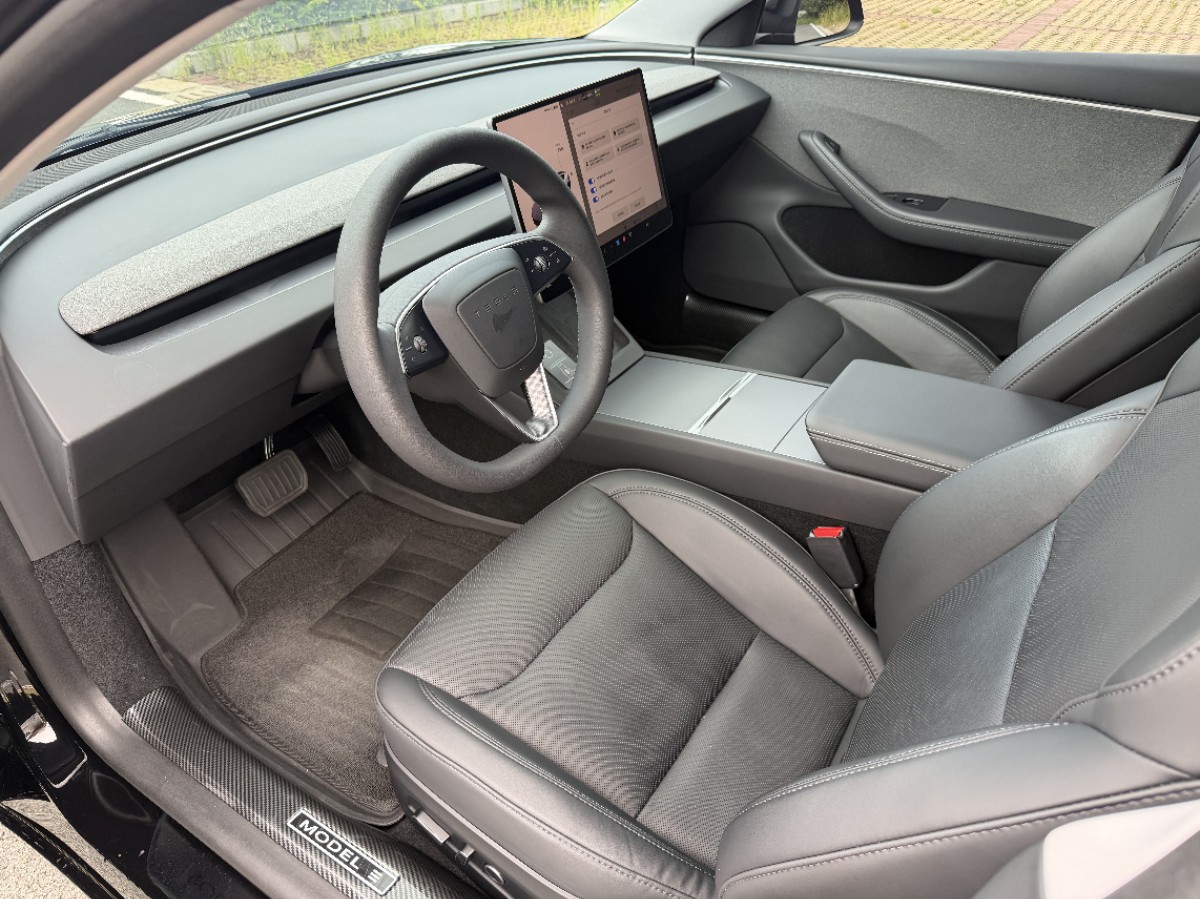 Tesla Model 3 2024 car image #4
