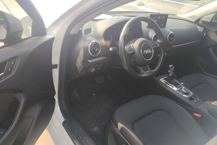 Audi A3 2017 immagine di auto #16