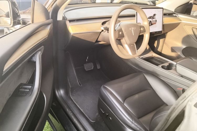 Tesla Model Y 2023 #16 Tesla Model Y 2023 image de voiture #16