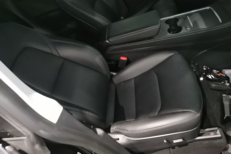 Tesla Model Y 2022 car image #24