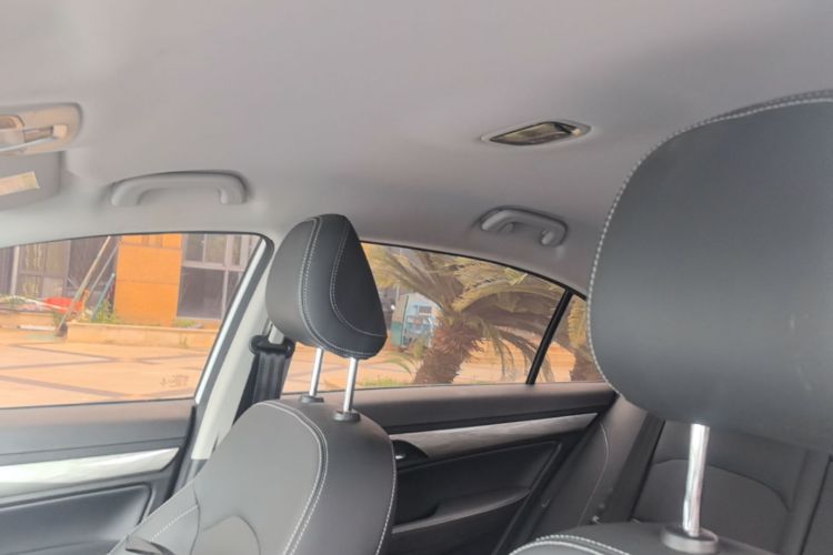 GEELY Emgrand 2019 car image #18