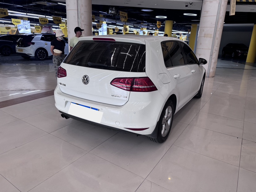 Volkswagen Golf 2015 car image #4