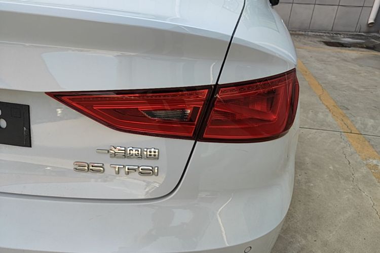 Audi A3 2017 car image #8