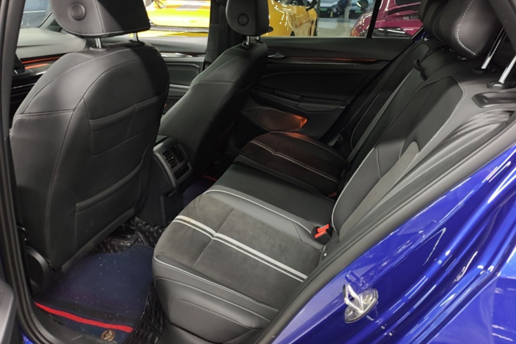 Volkswagen Golf 2022 car image #17