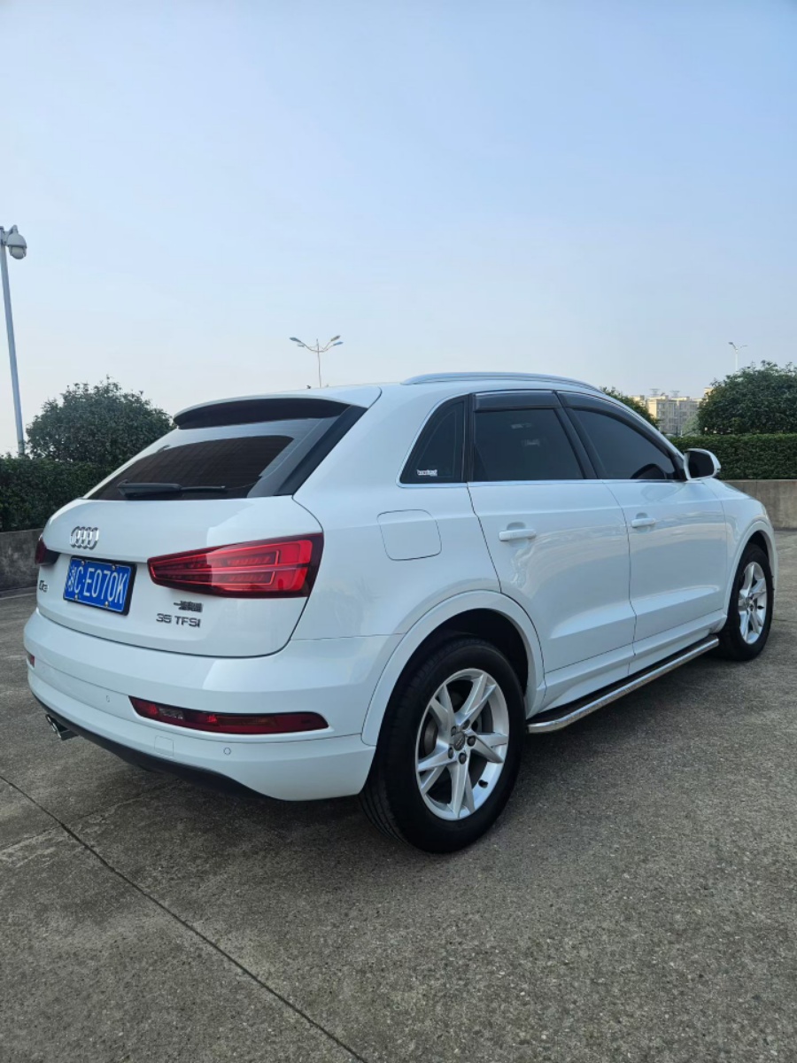 Audi Q3 2016 car image #4