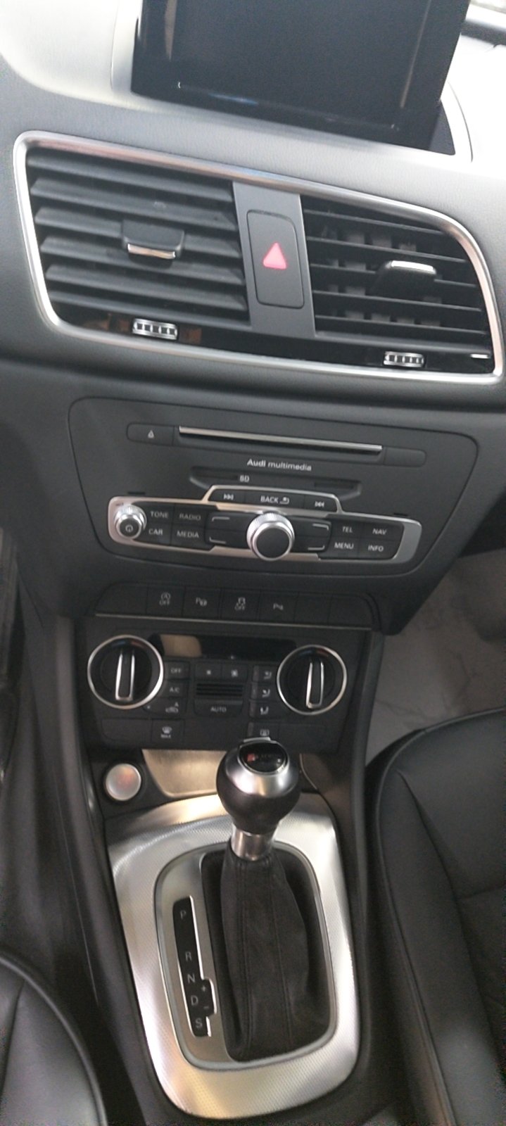 Audi Q3 2016 car image #6