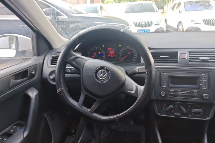 Volkswagen Santana 2017 car image #11