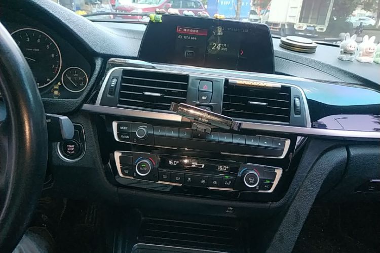 BMW 3 Series 2018 #13 BMW 3 Series 2018 car image #13