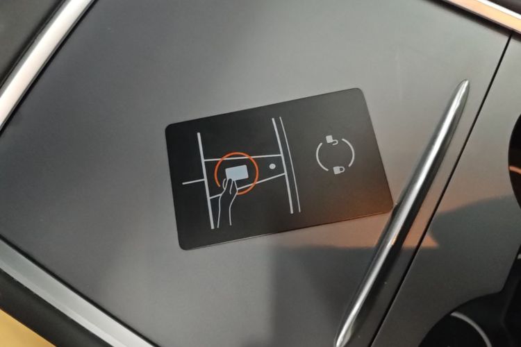 Tesla Model Y 2024 #14 Tesla Model Y 2024 car image #14