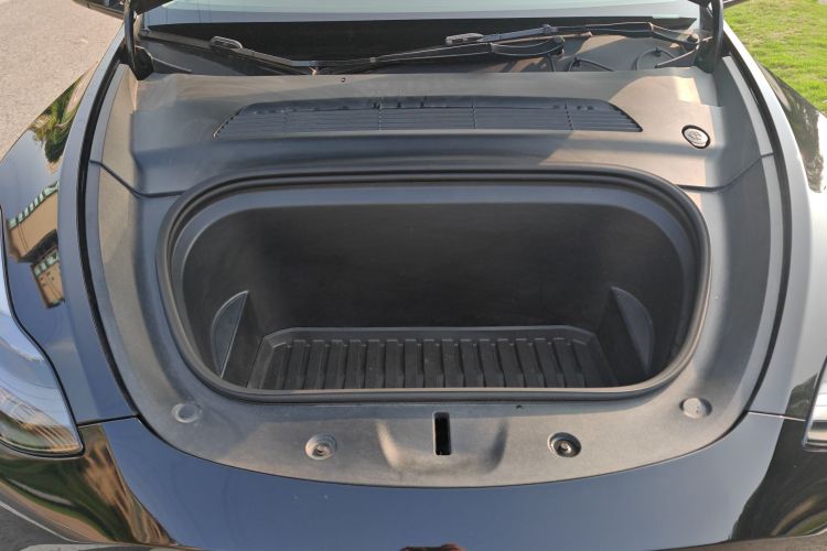 Tesla Model Y 2022 #25 Tesla Model Y 2022 car image #25