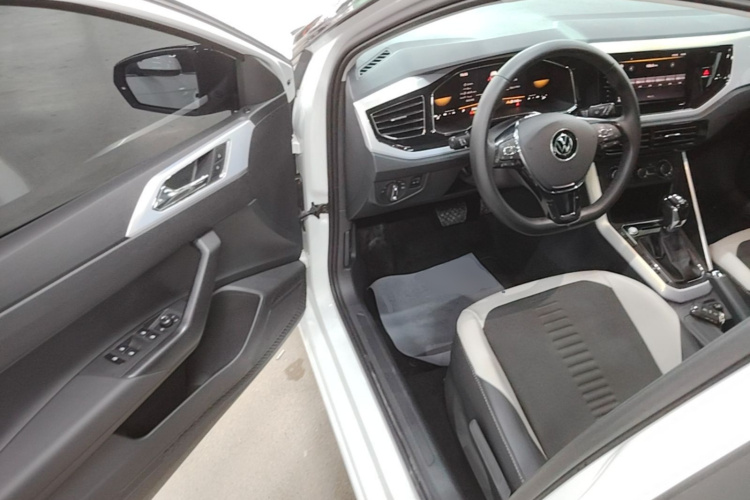 Volkswagen Polo 2023 car image #16