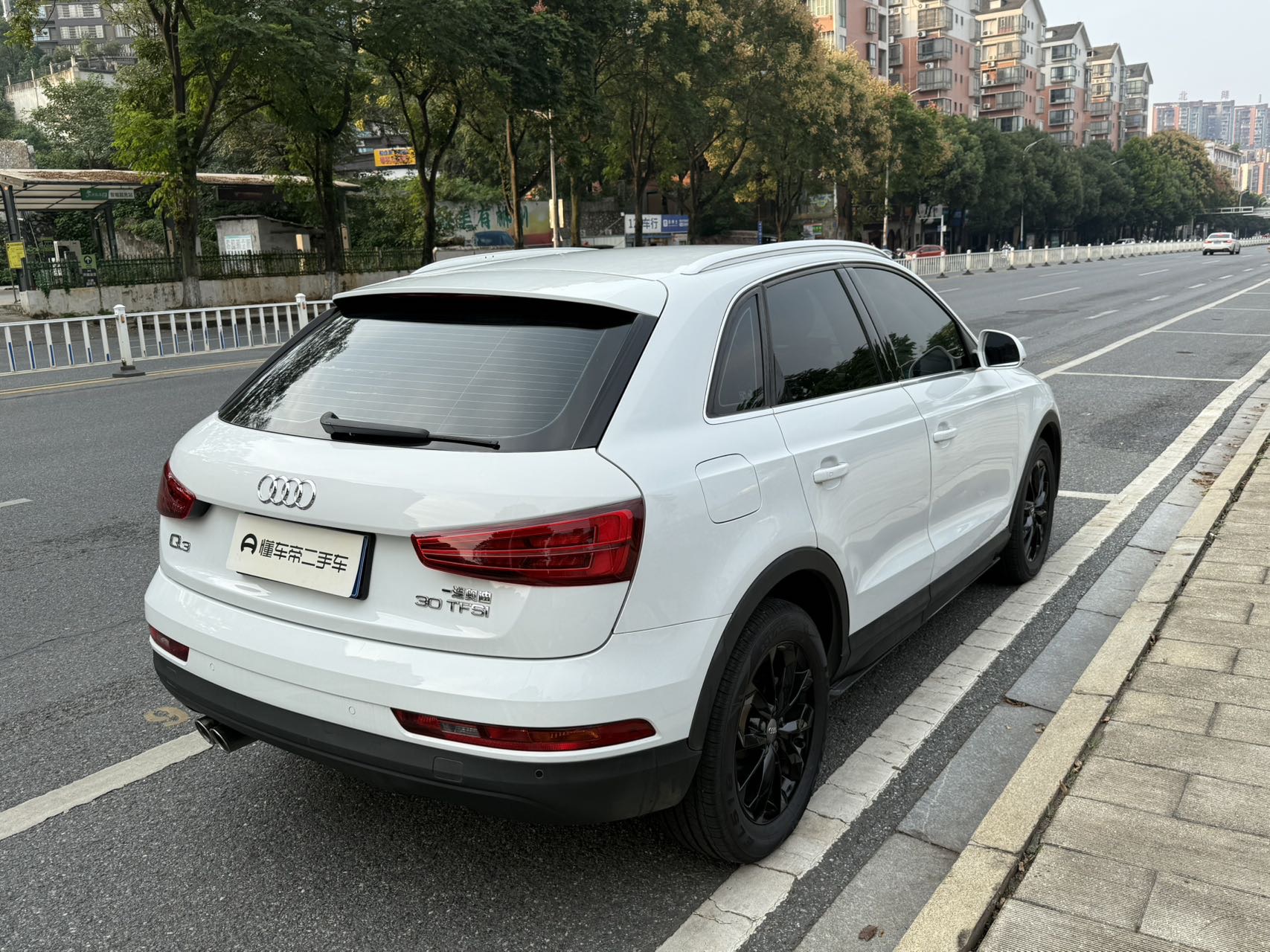 Audi Q3 2018 car image #6