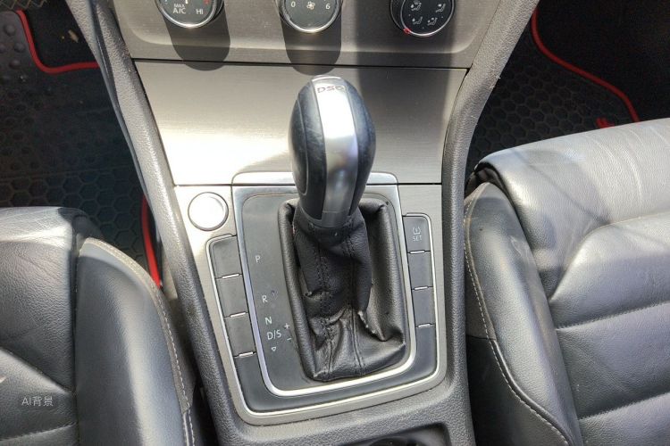 Volkswagen Golf 2015 car image #16