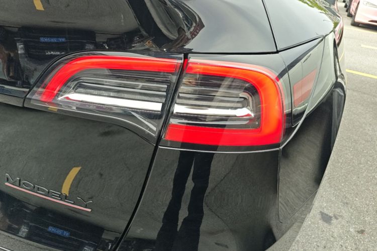 Tesla Model Y 2023 #8 Tesla Model Y 2023 immagine di auto #8