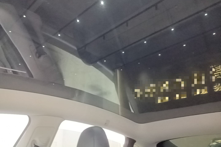 Tesla Model Y 2024 car image #18