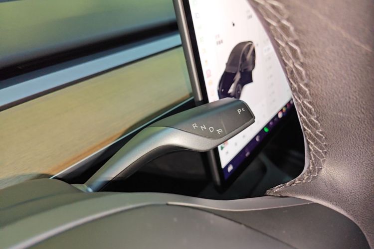 Tesla Model Y 2021 #18 Tesla Model Y 2021 car image #18