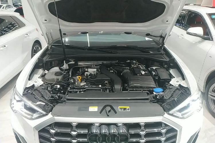 Audi Q3 2023 #20 Audi Q3 2023 car image #20