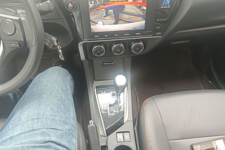 Toyota Corolla 2019 #14 Toyota Corolla 2019 car image #14